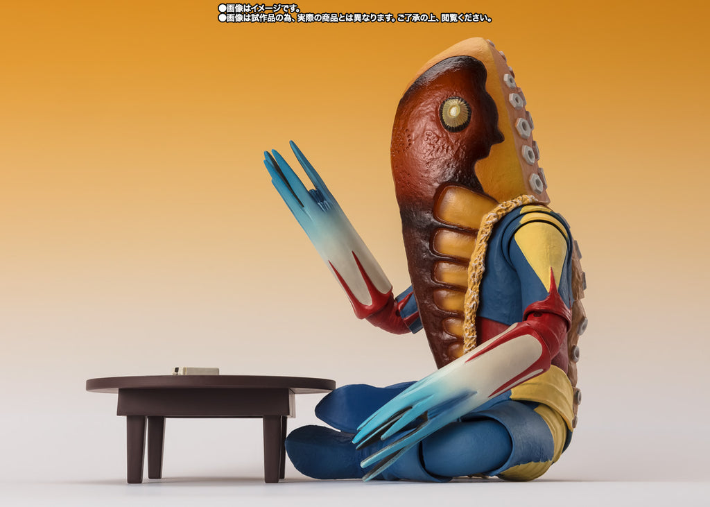 Bandai Ultraseven SHF S.H.Figuarts Alien Metron The Marked Town Ver Starman Street