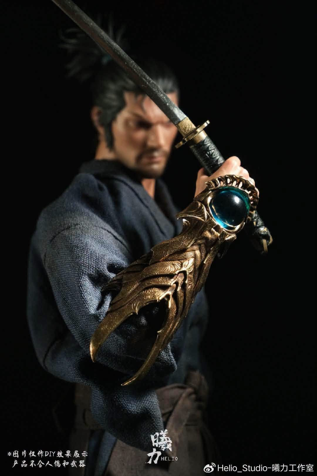 Helio Studio (曦力工作室): 1/6 Scale Bronze Arm Gauntlet Accessory Set (銅甲)